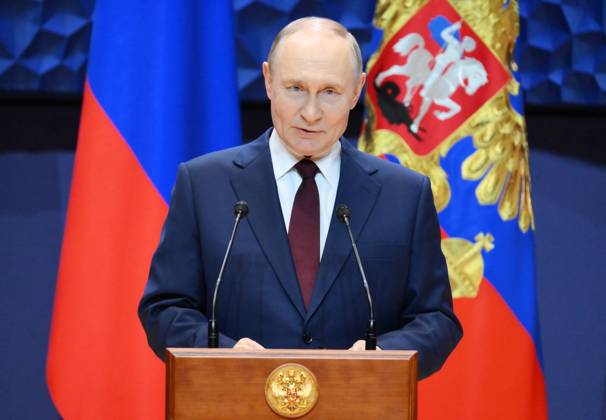 Russia Putin State Awards Presentation 9018835 03.10.2025 Russian President Vladimir Putin speaks during a ceremony to present state awards to mentors and teachers of military personnel, participants in the special military operation, at the new Sirius Concert and Theatre Centre of the Sirius Federal Territory, Krasnodar Region, Russia. Grigory Sysoev Sputnik Federal territory Sirius Russia  Copyright: xGrigoryxSysoevx