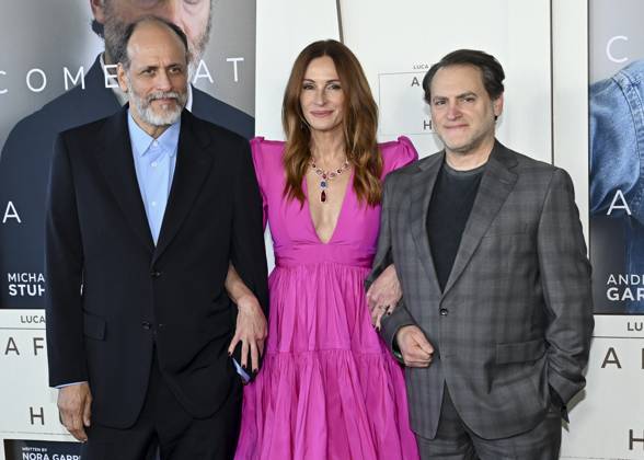 October 4, 2025, Los Angeles, California, USA: Italian director and producer LUCA GUADAGNINO, American actress and producer JULIA ROBERTS and American actor MICHAEL STUHLBARG attend Amazon MGM s After The Hunt red carpet premiere. Los Angeles USA - ZUMAb173 20251004_aap_b173_042 Copyright: xBillyxBennightx