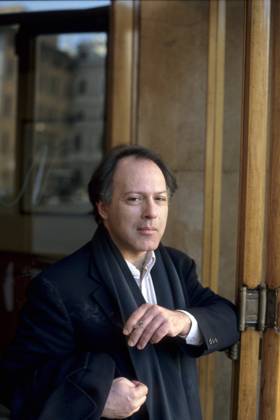 Javier MARIAS - Date : 20000901 Basso Cannarsa Opale.photo RECORD DATE NOT STATED