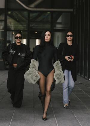 Demi Lovato at the arrivals at the COPERNI Fashion Show Ready to Wear Women Collection Spring Summer 2026 during Paris Fashion Week PFW , at the Centre Pompidou, in Paris, France, on October 6, 2026 Sam Delpech Bestimage Arrivals Coperni Fashion Show Ready to Wear Collection Spring Summer 2026 during Paris Fashion Week on 6, october, 2025 Paris France  Copyright: xSamxDelpechx xBestimagexSamxDelpechx xBestimagex