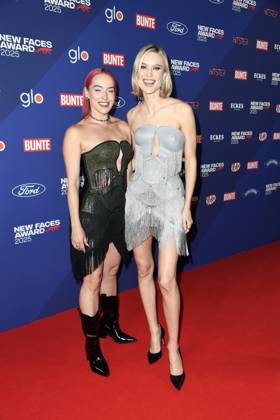 Bunte New Faces Award Film in Berlin Pretty Pink und Kim Hnizdo bei der Verleihung des BUNTE New Face AWARDS im Festsaal Kreuzberg in Berlin am 08.10.2025