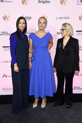 Verleihung des BRIGITTE Award Pinar Atalay,Julija Borissowna Nawalnaja und Susanna Riethmüller (Chefredakteurin BRIGITTE) bei der Verleihung des BRIGITTE Award in der Bertelsmann Hauptstadtrepräsentanz in Berlin am 09.10.2025 Copyright: xEventpressxBerndtx