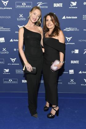 Lana Mueller mit Gast bei der Verleihung des Deutschen Schauspielpreises 2025 im Hotel Pullman Berlin Schweizerhof. Berlin, 09.10.2025