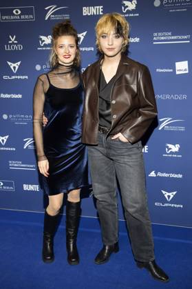 Linda Blümchen mit Gast bei der Verleihung des Deutschen Schauspielpreises 2025 im Hotel Pullman Berlin Schweizerhof. Berlin, 09.10.2025
