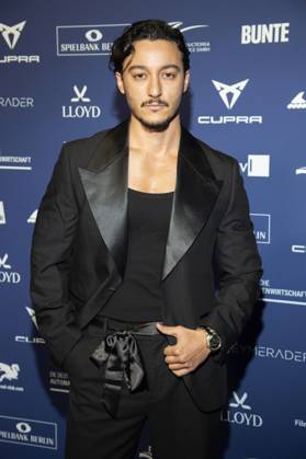 Mehmet Daloglu bei der Verleihung des Deutschen Schauspielpreises 2025 im Hotel Pullman Berlin Schweizerhof. Berlin, 09.10.2025