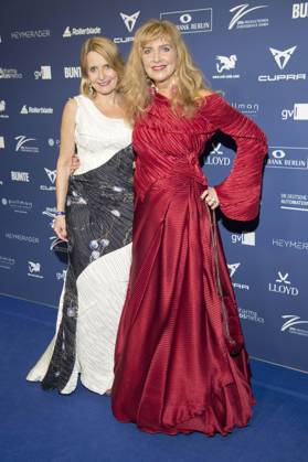 Nanna Kuckuck mit Gast bei der Verleihung des Deutschen Schauspielpreises 2025 im Hotel Pullman Berlin Schweizerhof. Berlin, 09.10.2025