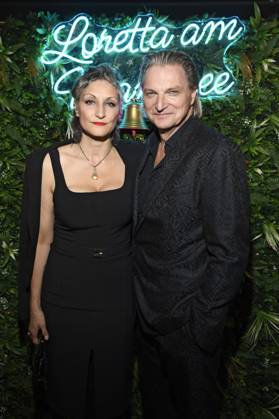 Stefan Jürgens mit Partnerin Boriana Rosenmüller bei der Verleihung des Deutschen Schauspielpreises 2025 im Hotel Pullman Berlin Schweizerhof. Berlin, 09.10.2025
