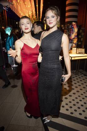 Nora Islei und Maja Enger bei der Verleihung des Deutschen Schauspielpreises 2025 im Hotel Pullman Berlin Schweizerhof. Berlin, 09.10.2025