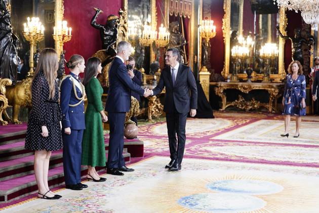 The King and Queen, the Princess of Asturias and the Infanta Sofia preside over a reception at the Royal Palace for the National Day of the National Holiday King Felipe and Queen Letizia, Princess Leonor and Princess Sofia, the President of the Government and Secretary General of the PSOE, Pedro Sánchez, and the President of the Congress, Francina Armengol, during the reception on the occasion of the National Holiday, at the Royal Palace, on October 12, 2025, in Madrid Spain The event is presided over by the King and Queen of Spain, Princess Leonor and the Infanta Sofia, the Princess of Asturias and the Infanta Sofia after the solemn act of homage to the National Flag and the military parade that has been held in the Plaza de Cánovas del C Copyright: xA.xPÃ rezxMecax 7022249