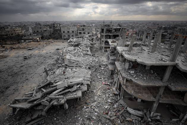 Destruction in Gaza City after ceasefire GAZA CITY, GAZA - OCTOBER 12: An aerial view of the heavily damaged and collapsed buildings in the Israeli attacks, after the Israeli army withdrew from Gaza following the ceasefire agreement on October 12, 2025 in the Sabra neighborhood in southern Gaza City, Gaza. Displaced Palestinians returning to the Sabra neighborhood encountered a scene of massive destruction. Civilians returning to the area after the ceasefire agreement came into effect found that the Israeli army had leveled large areas of buildings and high-rise structures. Khames Alrefi Anadolu Gaza City Gaza. Editorial use only. Please get in touch for any other usage.  Copyright: x2025xAnadoluxKhamesxAlrefix