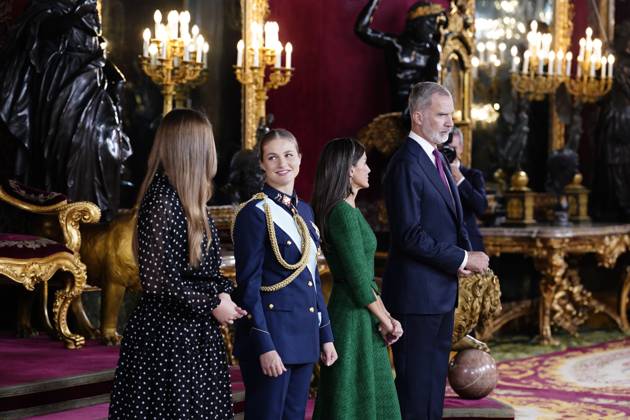 The King and Queen, the Princess of Asturias and the Infanta Sofia preside over a reception at the Royal Palace for the National Holiday Queen Letizia greets the writer Álvaro Pombo during the reception on the occasion of the National Holiday, at the Royal Palace, on October 12, 2025, in Madrid Spain The event is presided over by the King and Queen, the Princess of Asturias and the Infanta Sofia after the solemn act of homage to the National Flag and the military parade that has been held in the Plaza de Cánovas del Castillo The commemoration of the National Holiday aims to solemnly remember moments of collective history that are part of the common historical, cultural and social heritage, assumed as such by the vast majority of citizens 1 Copyright: xA.xPÃ rezxMecax 7022798