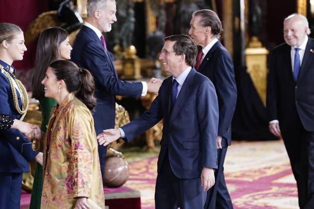The King and Queen, the Princess of Asturias and the Infanta Sofia preside over a reception at the Royal Palace for the National Holiday Queen Letizia greets the writer Álvaro Pombo during the reception on the occasion of the National Holiday, at the Royal Palace, on October 12, 2025, in Madrid Spain The event is presided over by the King and Queen, the Princess of Asturias and the Infanta Sofia after the solemn act of homage to the National Flag and the military parade that has been held in the Plaza de Cánovas del Castillo The commemoration of the National Holiday aims to solemnly remember moments of collective history that are part of the common historical, cultural and social heritage, assumed as such by the vast majority of citizens 1 Copyright: xA.xPÃ rezxMecax 7022814