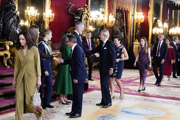 The King and Queen, the Princess of Asturias and the Infanta Sofia preside over a reception at the Royal Palace for the National Day of the National Holiday King Felipe and Queen Letizia, Princess Leonor and Infanta Sofia during the reception on the occasion of the National Holiday, at the Royal Palace, on October 12, 2025, in Madrid Spain The event is presided over by the King and Queen, the Princess of Asturias and the Infanta Sofia after the solemn act of homage to the National Flag and the military parade that has been held in the Plaza de Cánovas del Castillo The commemoration of the National Holiday aims to solemnly remember moments of collective history that are part of the common historical, cultural and social heritage, assumed as Copyright: xA.xPÃ rezxMecax 7022890