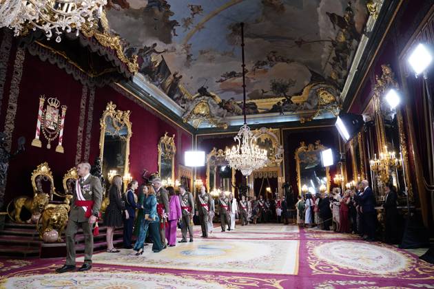 The King and Queen of Spain, the Princess of Asturias and the Infanta Sofia preside over a reception at the Royal Palace for the National Holiday King Felipe and Queen Letizia, Princess Leonor and Infanta Sofia with several people during the reception on the occasion of the National Holiday, at the Royal Palace, on October 12, 2025, in Madrid Spain The event is presided over by the King and Queen, the Princess of Asturias and the Infanta Sofia after the solemn act of homage to the National Flag and the military parade held in the Plaza de Cánovas del Castillo The commemoration of the National Holiday aims to solemnly recall moments of collective history that are part of the common historical, cultural and social heritage, assumed as such b  Copyright: xA.xPÃ rezxMecax 7022994