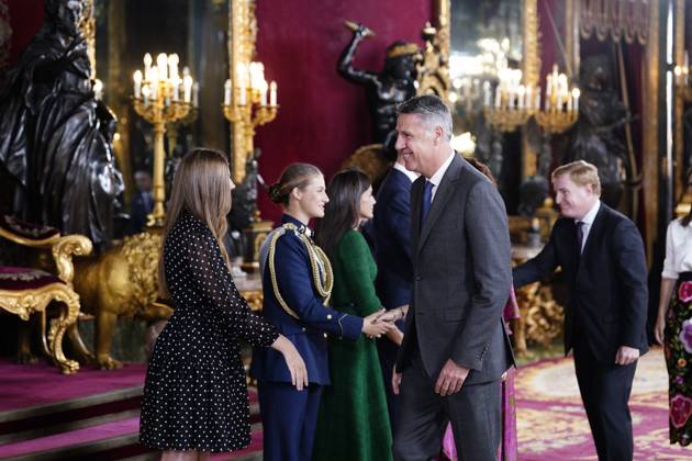 The King and Queen, the Princess of Asturias and the Infanta Sofia preside over a reception at the Royal Palace for the National Day of the National Holiday King Felipe and Queen Letizia, Princess Leonor and the Infanta Sofia during the reception on the occasion of the National Holiday, at the Royal Palace, on October 12, 2025, in Madrid Spain The event is presided over by the King and Queen, the Princess of Asturias and the Infanta Sofia after the solemn act of homage to the National Flag and the military parade that has been held in the Plaza de Cánovas del Castillo The commemoration of the National Holiday aims to solemnly remember moments of collective history that are part of the common historical, cultural and social heritage, assume Copyright: xA.xPÃ rezxMecax 7023080