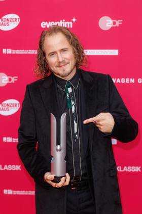 Award - Deutscher Filmpreis 2024 David Chalmin beim Opus Klassik 2025 im Konzerthaus am Gendarmenmarkt am 12.10.2025 in Berlin. Copyright: xEventpressxKochanx