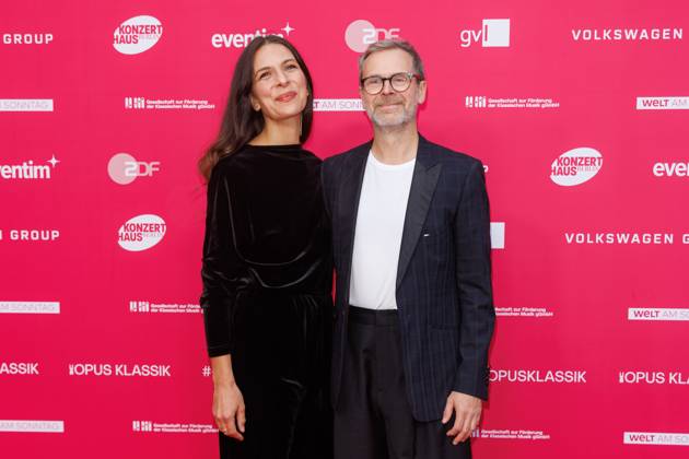 Award - Deutscher Filmpreis 2024 Theresa Kronthaler und Matthias Matschke beim Opus Klassik 2025 im Konzerthaus am Gendarmenmarkt am 12.10.2025 in Berlin. Copyright: xEventpressxKochanx