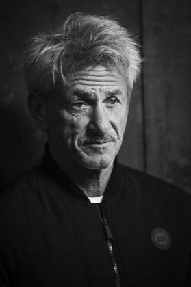 Festival Lumiere Sean Penn receives a plaque in his name 449618 2025 10 12 Lyon France  Copyright: xSergexArnalx xStarfacex STAR_449618_011