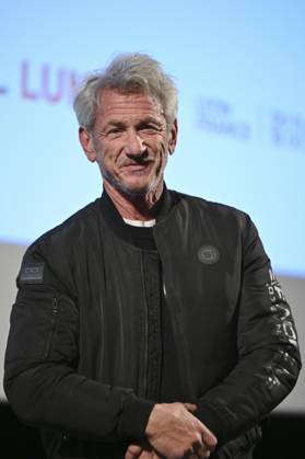 Festival Lumiere Sean Penn receives a plaque in his name 449618 2025 10 12 Lyon France  Copyright: xSergexArnalx xStarfacex STAR_449618_012
