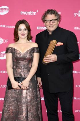 Sophie Gordeladze und Marcus Bosch bei der Verleihung des Opus Klassik 2025 im Konzerthaus am Gendarmenmarkt. Berlin, 12.10.2025