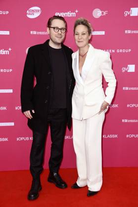 Jeanette Hain mit Sohn Jonas Hain bei der Verleihung des Opus Klassik 2025 im Konzerthaus am Gendarmenmarkt. Berlin, 12.10.2025