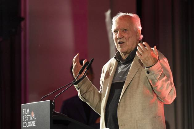 Regisseur, Filmemacher Werner HERZOG (mi.), Preistraeger Filmpreis Koeln 2025, Portrait, Portraet, Halbfigur, bei seiner Dankesrede, am Rednerpult, beim Film Festival Cologne, im Filmpalast Koeln, am 16.10.2025.