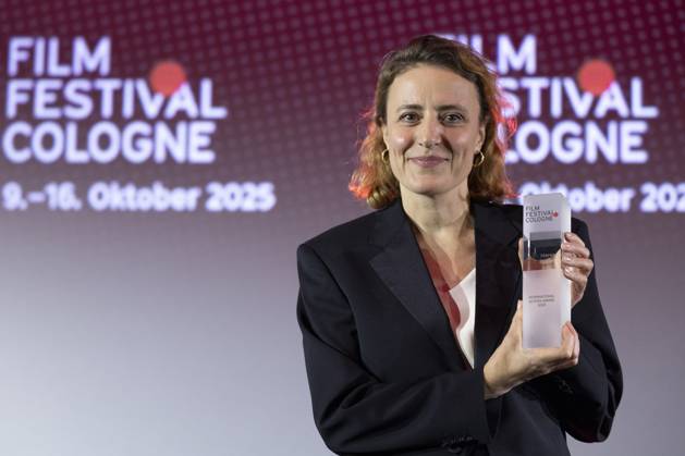 Schauspielerin Maren EGGERT (mi.), Preistraegerin International Actors Award 2025, Portrait, Portraet, Halbfigur, freundlich, beim Film Festival Cologne, im Filmpalast Koeln, am 16.10.2025.