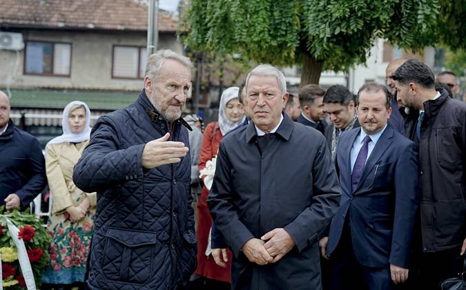 Bosnian leader Izetbegovic commemorated in Sarajevo on the anniversary of his death SARAJEVO, BOSNIA AND HERZEGOVINA - OCTOBER 17: Hulusi Akar (front R), Chairman of the Turkish Grand National Assembly s National Defense Commission and AK Party Kayseri Deputy, Bakir Izetbegovic (L), son of Aliya Izetbegovic and Chairman of the Democratic Action Party (SDA) attend the memorial ceremony hold at the grave of Aliya Izetbegovic, the first President of independent Bosnia and Herzegovina on the 22nd anniversary of his death at the Kovaci Cemetery in Sarajevo, Bosnia and Herzegovina on October 17, 2025. Samir Jordamovic Anadolu Sarajevo Bosnia and Herzegovina. Editorial use only. Please get in touch for any other usage.  Copyright: x2025xAnadoluxSamirxJordamovicx