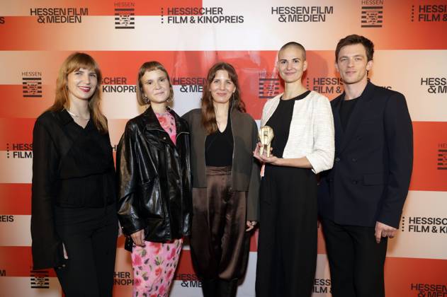 Gast, Caroline Wahl, Mia Maariel Meyer, Elena Hell und Jannis Niewöhner bei der 36. Verleihung des Hessischen Film- und Kinopreises 2025 in der Alten Oper. Frankfurt am Main, 17.10.2025