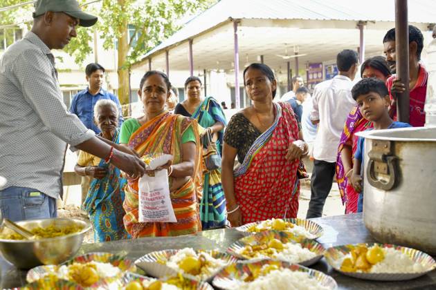 World Food Day in Agartala A woman receives Indian traditional food from a stall organized by the Rotary Club in Agartala, Tripura, on October 16, 2025, as part of World Food Day celebrations promoting awareness about hunger and food security. Agartala Tripura India Copyright: xAbhisekxSahax