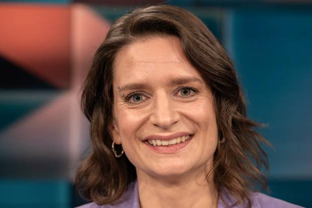 hart aber fair aus Köln am 20. Oktober 2025. Im Bild Dr. Britta Schautz, Projektleiterin bei der Verbraucherzentrale Berlin. Die Preise für Lebensmittel und Dienstleistungen sind in den vergangenen Jahren massiv angestiegen. Im Verbund mit dem exorbitanten Anstieg der Mietpreise stellt das für die Gering- und Mittelverdienenden Menschen ein existentielles Problem dar. Was kann die Politik dagegen tun? Köln Nordrhein-Westfalen Deutschland