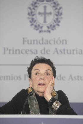 Press conference with Graciela Iturbide, Princess of Asturias Award for the Arts Photographer and Princess of Asturias Award for the Arts, Graciela Iturbide, during a press conference, at the Hotel Eurostars de La Reconquista, on October 21, 2025, in Oviedo, Asturias Spain 21 OCTOBER 2025 Oviedo, Asturias Oviedo, Asturias Spain Copyright: xJorgexPeteirox 7044662