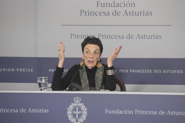 Press conference with Graciela Iturbide, Princess of Asturias Award for the Arts Photographer and Princess of Asturias Award for the Arts, Graciela Iturbide, during a press conference, at the Hotel Eurostars de La Reconquista, on October 21, 2025, in Oviedo, Asturias Spain 21 OCTOBER 2025 Oviedo, Asturias Oviedo, Asturias Spain Copyright: xJorgexPeteirox 7044663