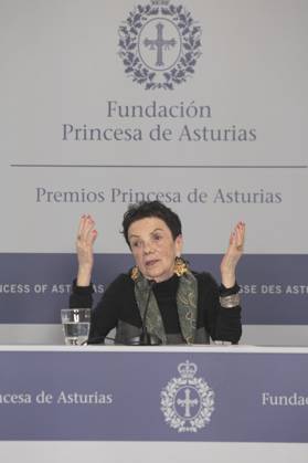 Press conference with Graciela Iturbide, Princess of Asturias Award for the Arts Photographer and Princess of Asturias Award for the Arts, Graciela Iturbide, during a press conference, at the Hotel Eurostars de La Reconquista, on October 21, 2025, in Oviedo, Asturias Spain 21 OCTOBER 2025 Oviedo, Asturias Oviedo, Asturias Spain Copyright: xJorgexPeteirox 7044664