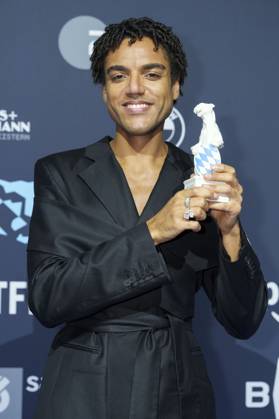 Lamin Leroy Gibba bei der Verleihung vom Blauer Panther - TV & Streaming Award 2025 in der BMW Welt. München, 22.10.2025