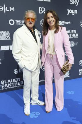 Michael Brandner und Katharina Müller-Elmau bei der Verleihung vom Blauer Panther - TV & Streaming Award 2025 in der BMW Welt. München, 22.10.2025