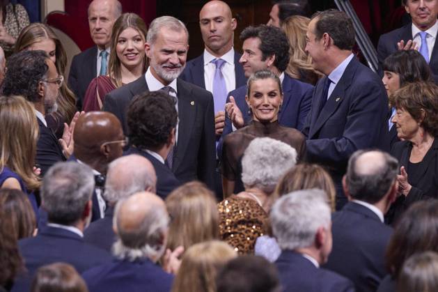 October 24, 2025, Oviedo, Oviedo, Spain: KING FELIPE VI of Spain, QUEEN LETIZIA of Spain, FORMER QUEEN SOFIA, CROWN PRINCESS LEONOR of Spain and PRINCESS SOFIA of Spain attend the Princesa de Asturias Awards 2025 ceremony Oviedo Spain - ZUMAc260 20251024_zep_c260_043 Copyright: xMikexChicorrox