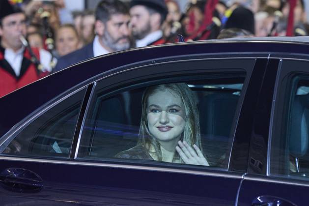 October 24, 2025, Oviedo, Oviedo, Spain: KING FELIPE VI of Spain, QUEEN LETIZIA of Spain, FORMER QUEEN SOFIA, CROWN PRINCESS LEONOR of Spain and PRINCESS SOFIA of Spain attend the Princesa de Asturias Awards 2025 ceremony Oviedo Spain - ZUMAc260 20251024_zep_c260_109 Copyright: xMikexChicorrox