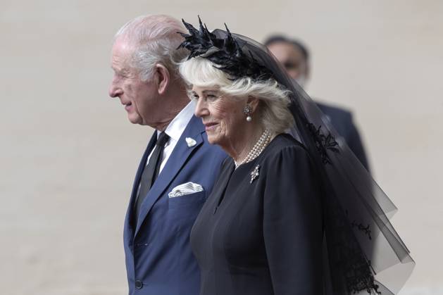 British Monarch Meets Pope Britain s King Charles III and Queen Camilla arrive at San Damaso courtyard at the Vatican where they will meet with Pope Leo XIV on October 23, 2025. The visit marks a historic moment in relations between the Catholic Church and the Anglican Church. For the first time in 500 years, a pontiff and a head of the Anglican Church pray together. Vatican City Vatican City Vatican Copyright: xMariaxGraziaxPicciarellax