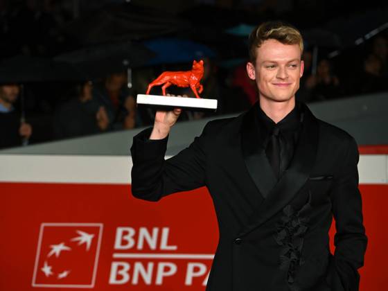 Roma Cinema Fest 2025, evening 11 - Winners Red Carpet. Pictured is Anson Boon with the award.  Copyright: xMaurizioxD Avanzox xipa-agency.netx xDxAvanzo Provvisionatox IPA_Agency_IPA67067944