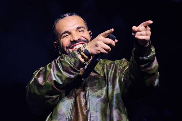 Entertainment Themen der Woche KW43 Entertainment Bilder des Tages October 26, 2025, Toronto, On, Canada: Drake performs during a concert by Vybz Kartel at Scotiabank Arena in Toronto, on Sunday, Oct. 26, 2025. Toronto Canada  - ZUMAc35_ 20251026_zaf_c35_104 Copyright: xSammyxKoganx