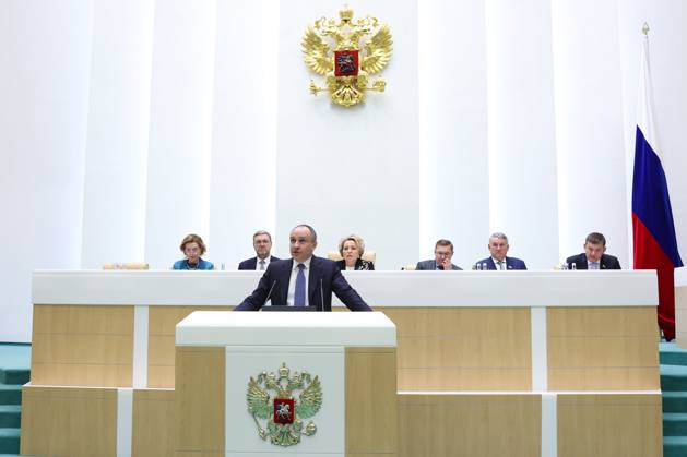 RUSSIA, MOSCOW - OCTOBER 29, 2025: Russian Accounts Chamber Chairman Boris Kovalchuk (front) addresses a meeting of the Russian Federation Council Moscow Russia - ZUMAt113 20251029_zaa_t113_137 Copyright: xPressxOfficexOfxThexRussianxFedex