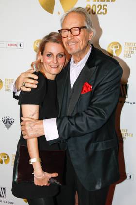 67. Verleihung vom Ernst-Lubitsch-Preis 2025 Berlin, 29.10.2025 Reiner Schöne mit Ehefrau Anja Drendel bei der 67. Verleihung vom Ernst-Lubitsch-Preis 2025 im Kino Babylon in Berlin Berlin Copyright: xMatthiasxGränzdörferx