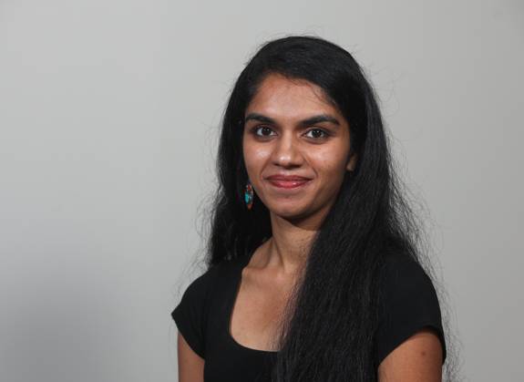 October 28, 2025, St. Petersburg, Florida, USA: Tampa Bay Times reporter Divya Kumar at the Poynter Institute on Tuesday, Oct. 28, 2025 in St. Petersburg. Kumar is part of the Times Education Hub team. St. Petersburg USA - ZUMAs70_ 20251028_zan_s70_070 Copyright: xDirkxShaddx