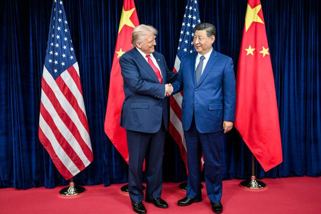 President Donald Trump greets Chinese President Xi Jinping before a bilateral meeting at the Gimhae International Airport terminal, on Thursday, October 30, 2025, in Busan, South Korea.  WAX2025103007 DANIELxTOROK