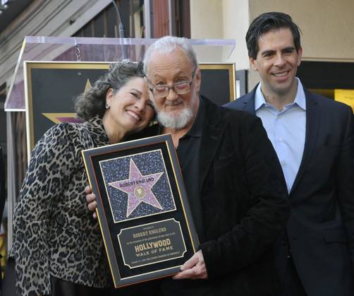 American actor and director Robert Englund (C), who is best known for his portrayal of the villainous Freddie Krueger is joined by actors Heather Langenkamp (L) and Eli Roth during an unveiling ceremony honoring him with the 2, 826th star on the Hollywood Walk of Fame in Los Angeles on Friday, October 31, 2025.  LAP2025103130 JIMxRUYMEN