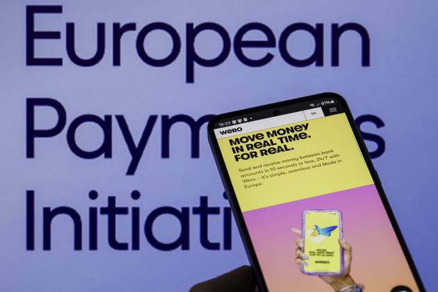 Wero - EPI - Photo Illustration The Wero web page displays on a mobile phone with the European Payments Initiative (EPI) in the background, in this photo illustration in Brussels, Belgium, on November 1, 2025. Brussels Belgium  Copyright: xJonathanxRaax originalFilename: raa-weroepip251101_npVgY.jpg