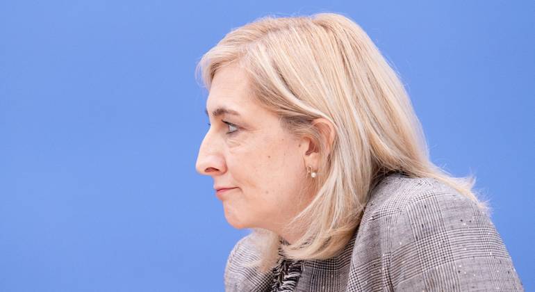 Nina Warken (CDU), Bundesministerin fuer Gesundheit, in der Bundespressekonferenz Berlin, 09.10.2025. Berlin Deutschland Copyright: xKiraxGraapx