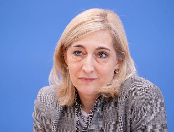 Nina Warken (CDU), Bundesministerin fuer Gesundheit, in der Bundespressekonferenz Berlin, 09.10.2025. Berlin Deutschland Copyright: xKiraxGraapx
