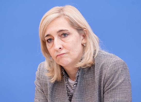 Nina Warken (CDU), Bundesministerin fuer Gesundheit, in der Bundespressekonferenz Berlin, 09.10.2025. Berlin Deutschland Copyright: xKiraxGraapx